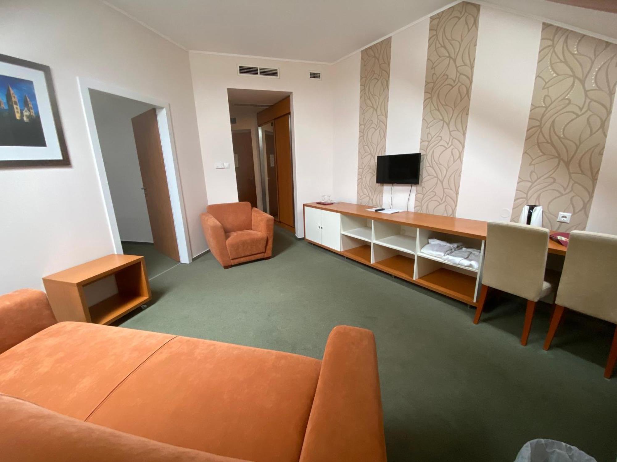 Boutique Hotel Sopianae بيتْش المظهر الخارجي الصورة